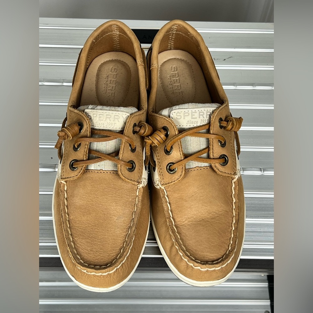 Sperry Women’s Tan Leather Boat Shoes